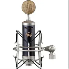 Проводной микрофон Blue Yeti (черный)