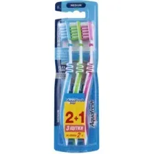 Набор зубных щеток Aquafresh In Between Clean средняя (3шт)