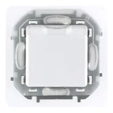 IEKINSPIRIA Роз. с з/к/ш с кр. 16А IP44 6737401 бел. IEK
