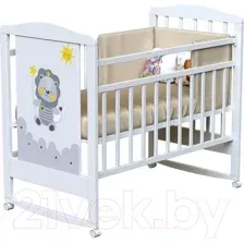 Детская кроватка VDK Happy Lion колесо-качалка (белый)