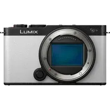 Беззеркальный фотоаппарат Panasonic Lumix S9 Body (белый)
