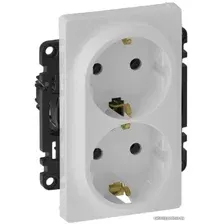 Розетка Legrand Valena Life 753426 (белый)