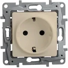 Розетка Legrand 672321