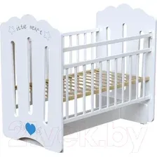 Детская кроватка VDK Little Heart колесо-качалка с маятником (белый)