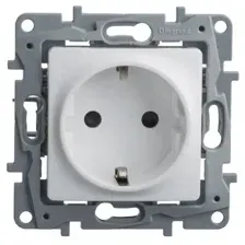 Розетка Legrand Etika 672222
