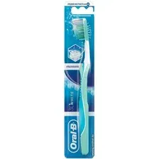 Зубная щетка Oral-B 3D White Отбеливание средней жесткости (1 шт)