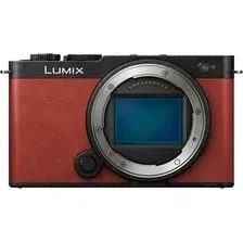 Беззеркальный фотоаппарат Panasonic Lumix S9 Body (красный)
