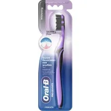 Зубная щетка Oral-B Pro 3D White с Древесным углем 40